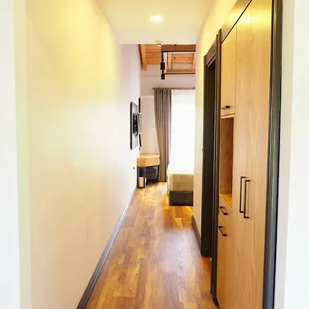 Hotel Ekmas